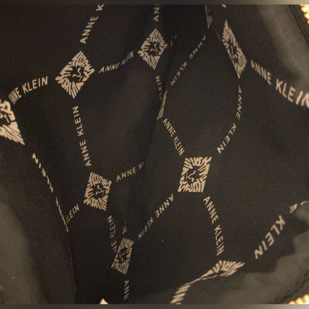 Large Black Woven Faux Leather Clutch - Picture 5 of 6